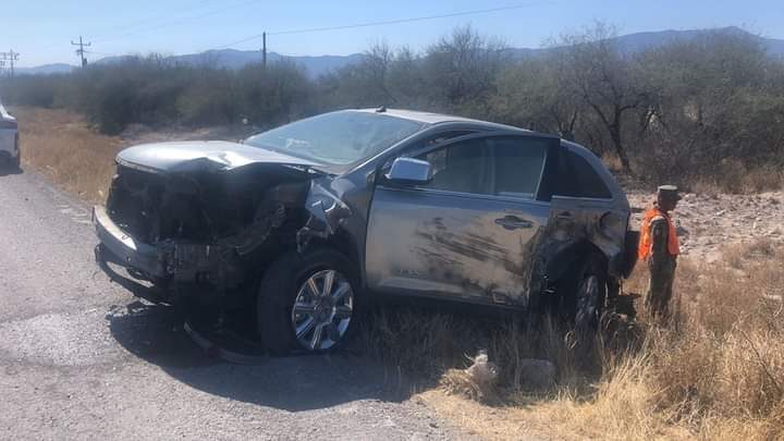 Accidente vehicular en Carretera Federal Victoria- Rumbo Nuevo a la altura de Jaumave