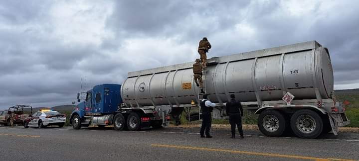 Detienen a Transportista Por Traslado Irregular De Hidrocarburos