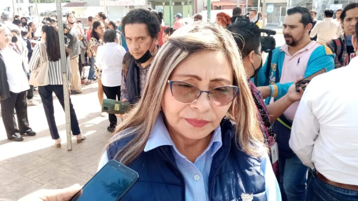 VECINOS PIDEN TOPES.