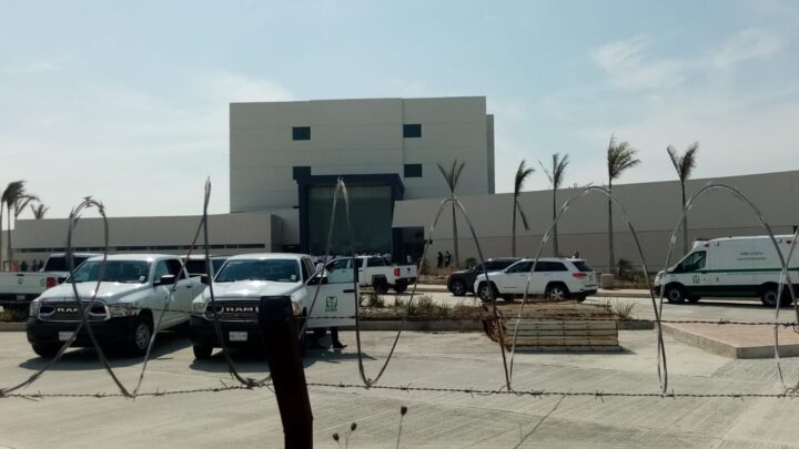 REALIZAN GIRA POR MADERO, GOBERNADOR Y DIRECTOR GENERAL DEL IMSS.