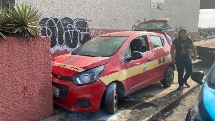 Rápido y Furioso Taxista Se Rompe Su Mandarina  En Altamira