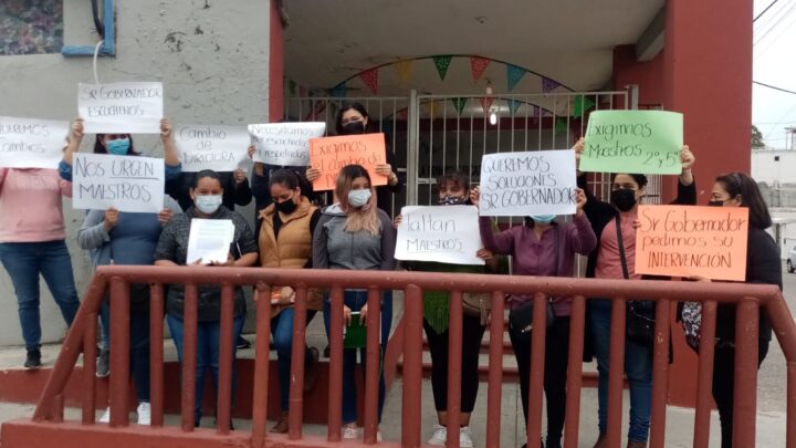 MADRES DE FAMILIA DE PRIMARIA PIDEN CAMBIO DE DIRECTORA.