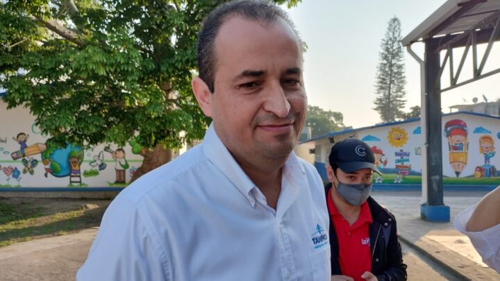 LLEGARÁ VACUNACIÓN COVID A PLANTELES EDUCATIVOS; OJALÁ QUE PADRES DE FAMILIA AUTORICEN: EDIL PORTEÑO