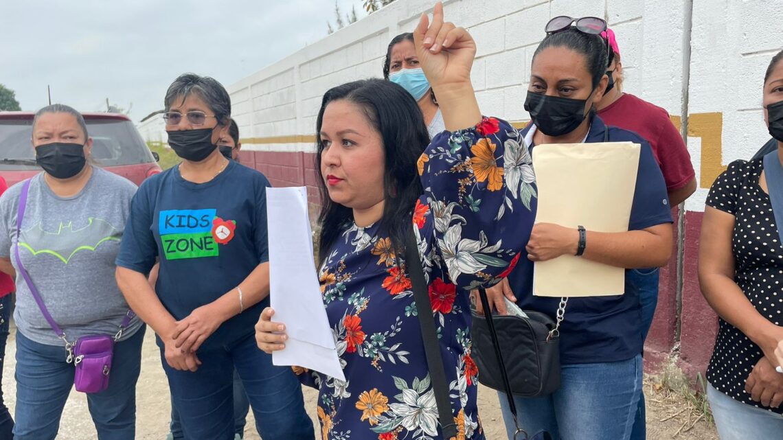 EXIGEN DESTITUCIÓN DE DIRECTORA DE SECUNDARIA 78