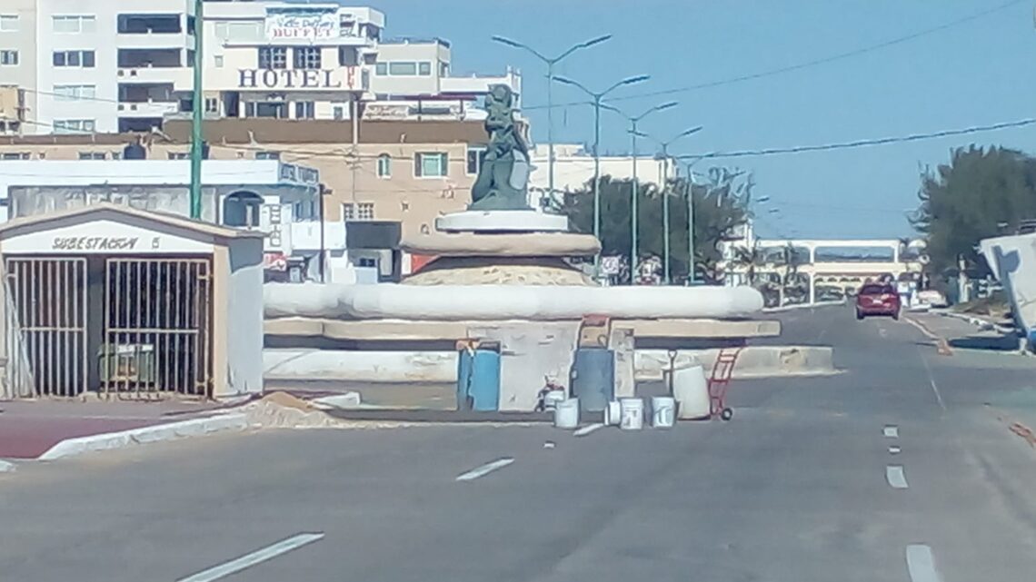 COMERCIANTES DE PLAYA INTENTAN INSTALAR TOPES EN BOULEVARD COSTERO.