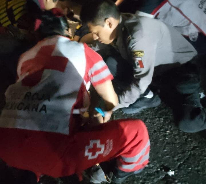 TRABAJOS DE TELMEX CON FALTA DE SEÑALIZACIÓN GENERA ACCIDENTES EN AV DE LA INDUSTRIA