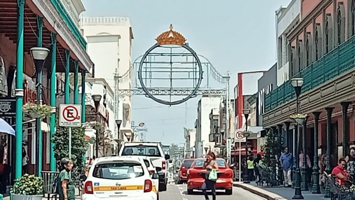 DAN MANTENIMIENTO A EMBLEMÁTICO ANUNCIO