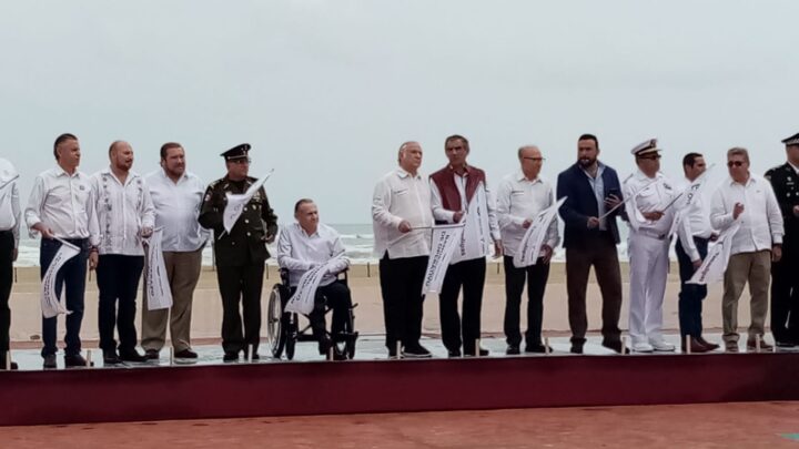 DAN BANDERAZO DE ARRANQUE DEL OPERATIVO NACIONAL EN PLAYA MIRAMAR.