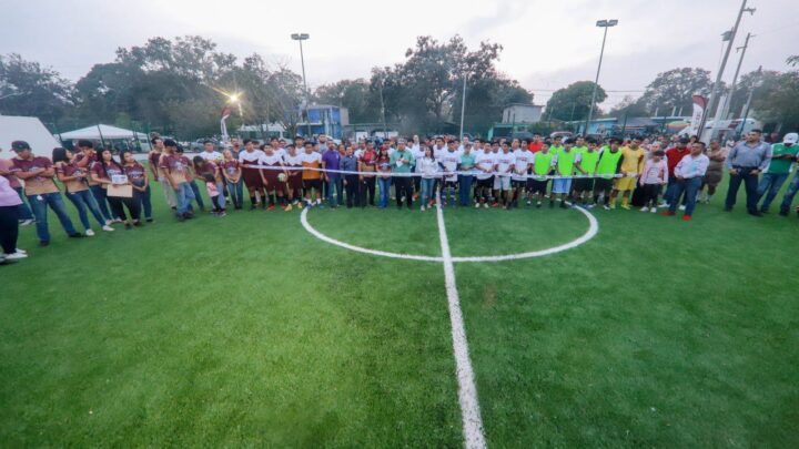 ENTREGA ARMANDO MARTÍNEZ MANRÍQUEZ MODERNO CAMPO DEPORTIVO Y PARQUE PÚBLICO EN LA COLONIA A. LÓPEZ MATEOS