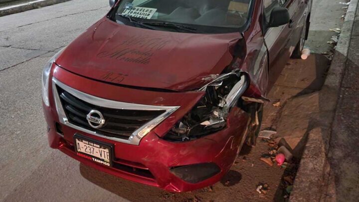 EBRIO CHÓFER DE RUTA CHOCA AUTOS Y HUYE EN EL CASCAJAL