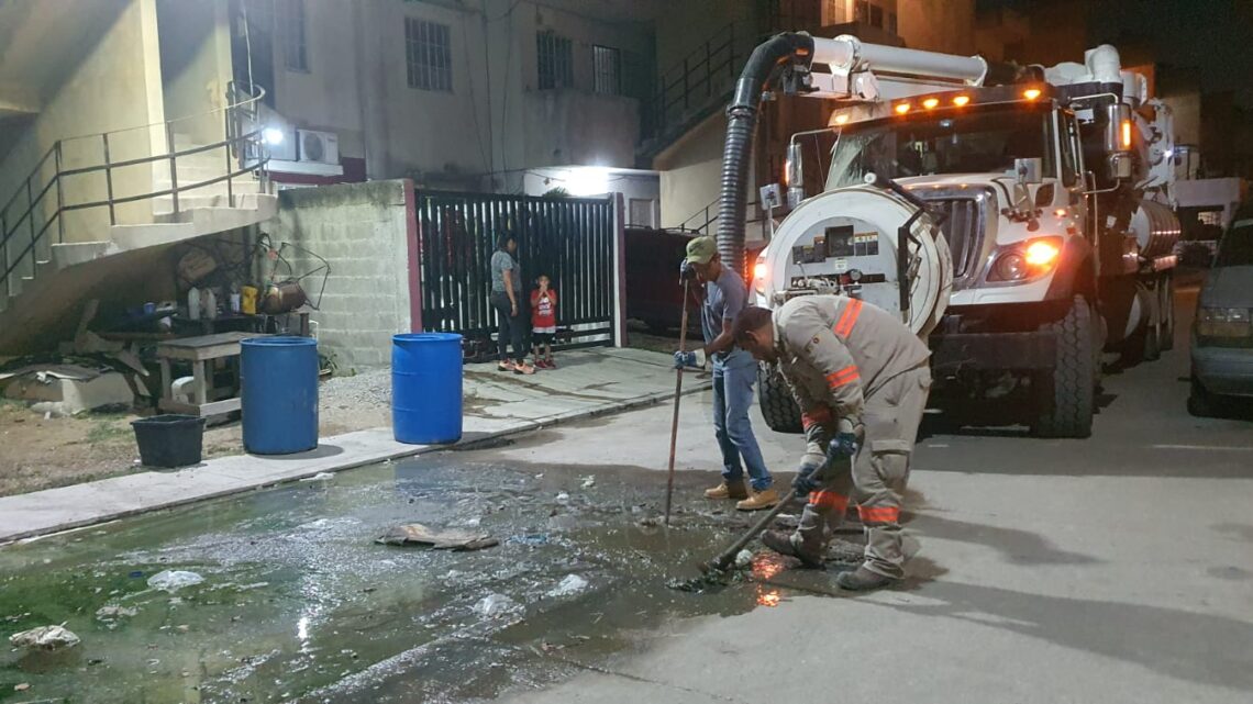 REALIZA COMAPA ALTAMIRA DESAZOLVE DE VARIOS POZOS DE VISITA