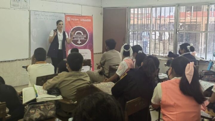 IMPARTEN EN CIUDAD MADERO PLÁTICAS MOTIVACIONALES A ESTUDIANTES