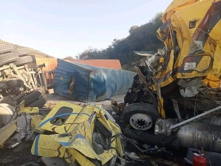 FUERTE ACCIDENTE DEJA DOS TRAILEROS FALLECIDOS FUERTE ACCIDENTE DEJA DOS TRAILEROS FALLECIDOS