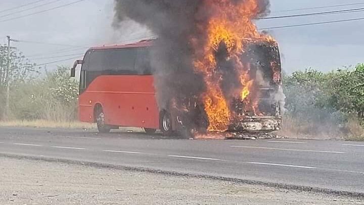Se Incendia Autobús de Pasajeros