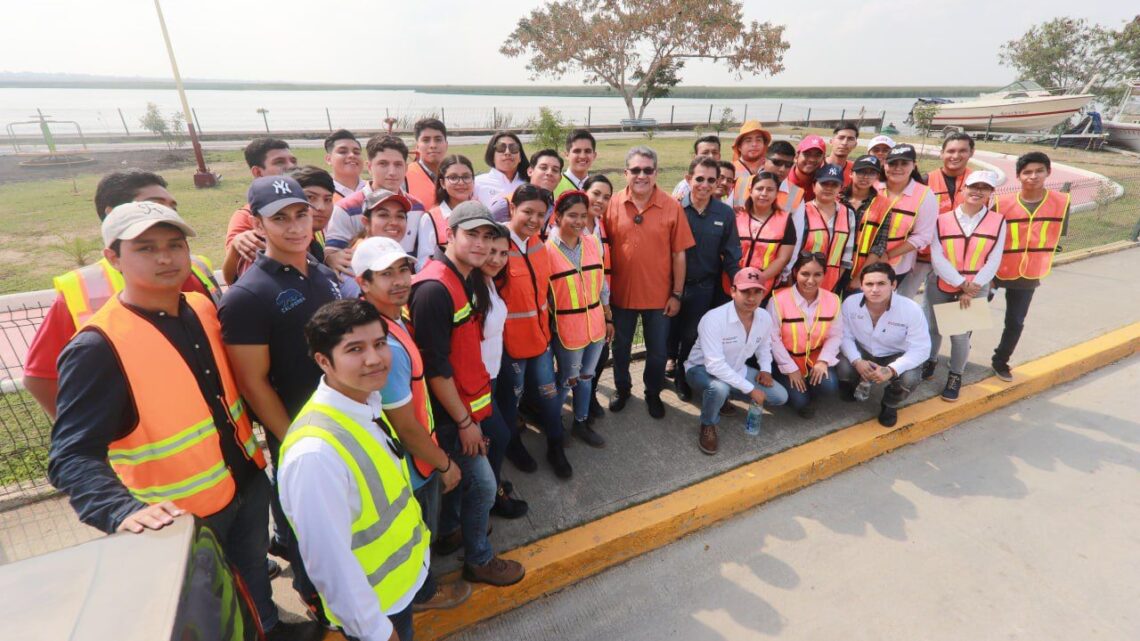 CONOCEN ALUMNOS DE LA FACULTAD DE INGENIERÍA TRABAJOS DE DESAZOLVE EN LA LAGUNA DEL CHAMPAYÁN