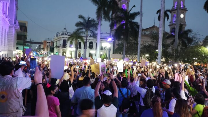 PROTESTAN FEMINISTAS 8M EN EL ZÓCALO DE TAMPICO