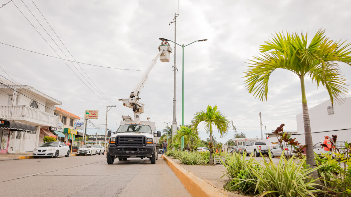 MANTENIMIENTO DE ALUMBRADO PÚBLICO SE INTENSIFICA EN CIUDAD MADERO