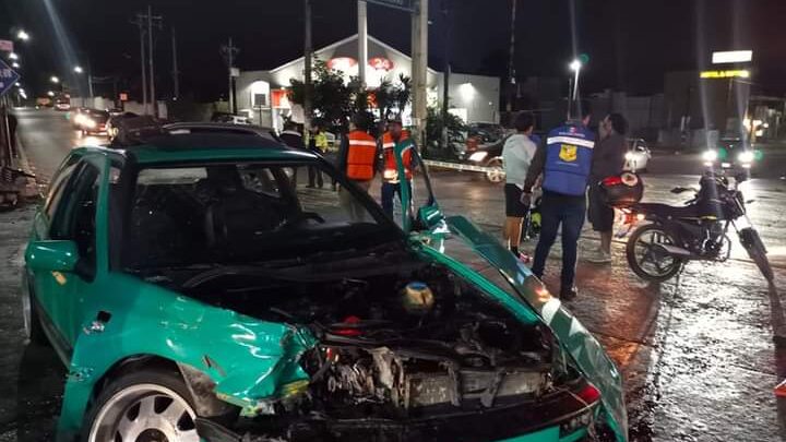 CINCO LESIONADOS EN FUERTE CHOQUE