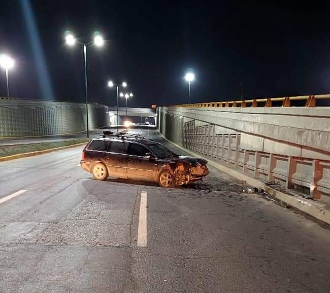 ESTRELLA SU VAGONETA EN EL PUENTE DE ARBOLEDAS