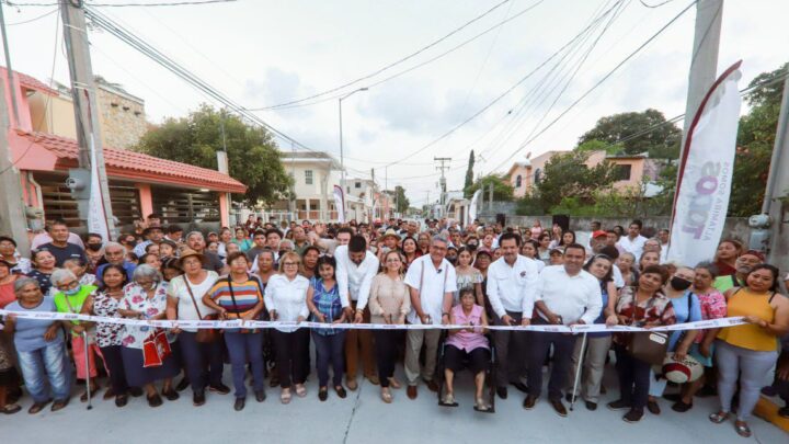MEJORA ARMANDO MARTÍNEZ CALIDAD DE VIDA DE VECINOS DE LA COL. TAMPICO ALTAMIRA CON PAVIMENTACIÓN DE VIALIDADES