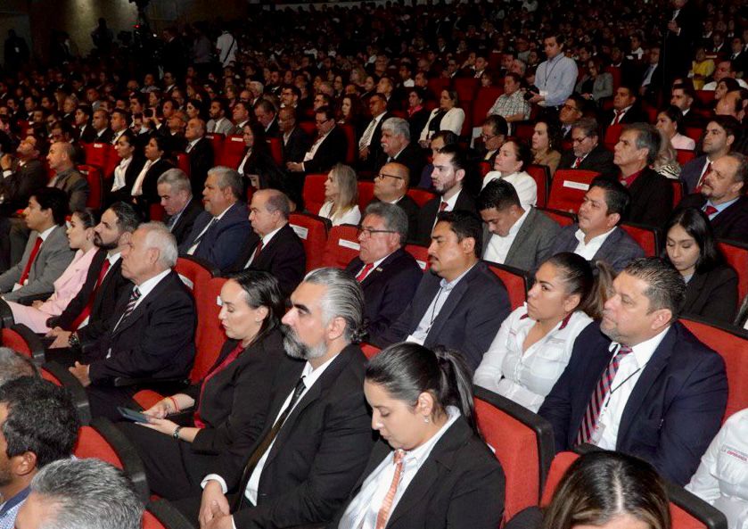 ACUDE ARMANDO MARTÍNEZ MANRÍQUEZ A PRIMER INFORME RECTORAL DE LA UAT