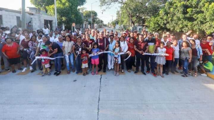 INAUGURA ARMANDO MARTÍNEZ MANRÍQUEZ VIALIDADES PAVIMENTADAS EN SECTOR LAGUNA DE LA PUERTA
