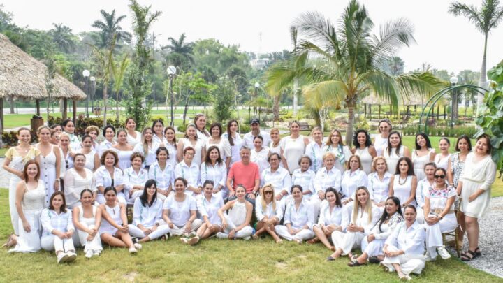 RECIBE CHUCHO NADER A MUJERES EMPRESARIAS EN EL NUEVO VIVERO MUNICIPAL DIDÁCTICO