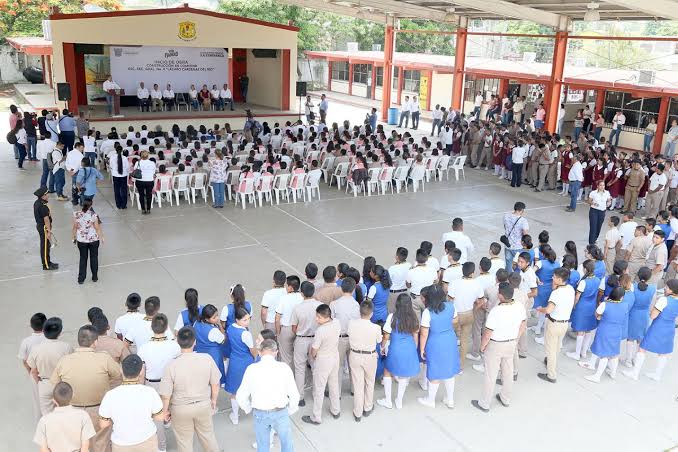 ROBAN SECUNDARIA EN CIUDAD MADERO.
