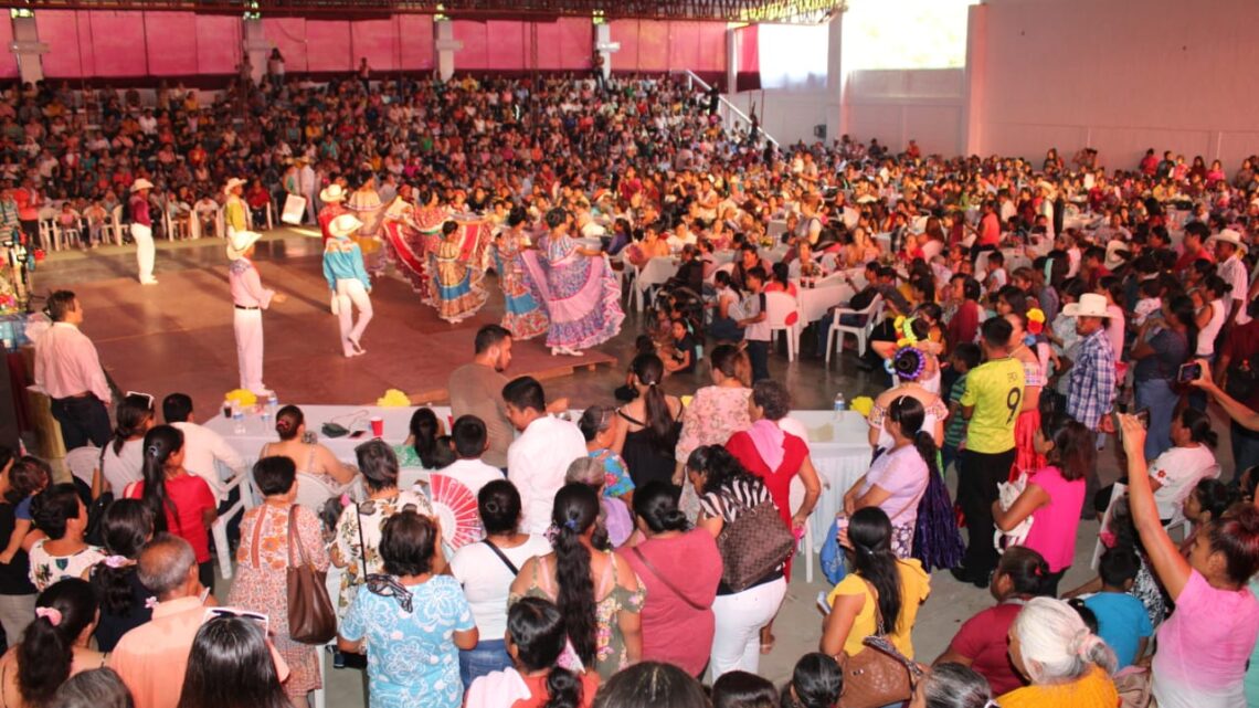 EXTRAORDINARIO FESTEJO DEL DIA DE LAS MADRES EN TEMPOAL