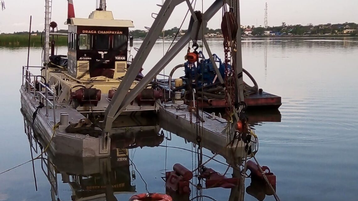 Rescatan Draga de Laguna de Champayán