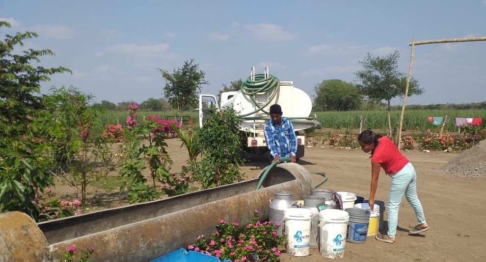 AYUNTAMIENTO DE TEMPOAL LLEVA AGUA A COMUNIDADES RURALES.