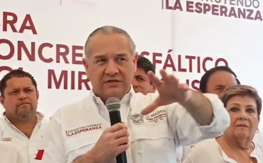 DETIENEN A LADRÓN DE REFLECTORES EN FLAGRANCIA.