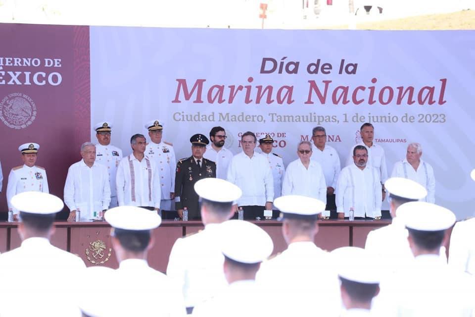 ACOMPAÑA ALCALDE ARMANDO MARTÍNEZ MANRÍQUEZ A AMLO EN SU GIRA POR EL SUR DEL ESTADO