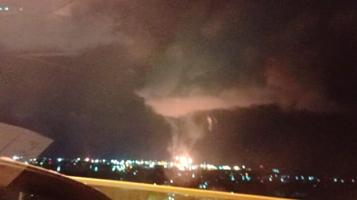 EMANACIONES DE REFINERÍA SE HACEN DURANTE LA MADRUGADA.