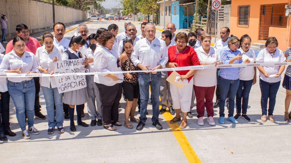 BENEFICIA ADRIÁN OSEGUERA CON MÁS OBRAS DE PAVIMENTACIÓN