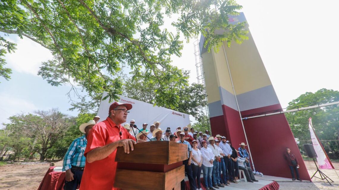 INAUGURA ARMANDO MARTÍNEZ MANRÍQUEZ TANQUE ELEVADO EN EJ. SANTA JUANA