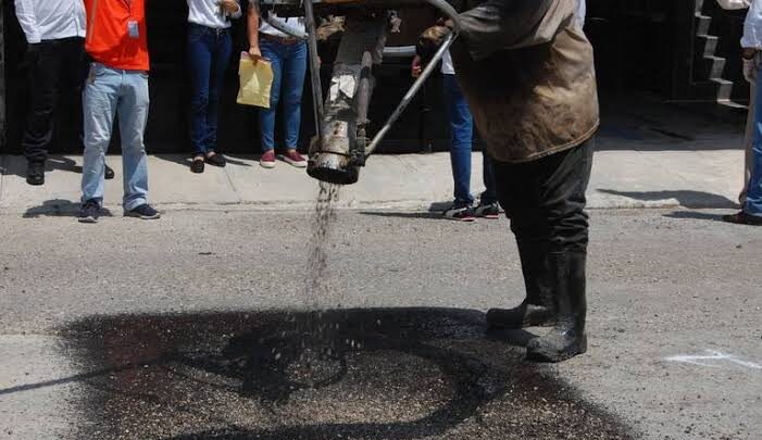 BACHEO SIGUE LLEVÁNDOSE A CABO EN AVENIDAS PRINCIPALES.