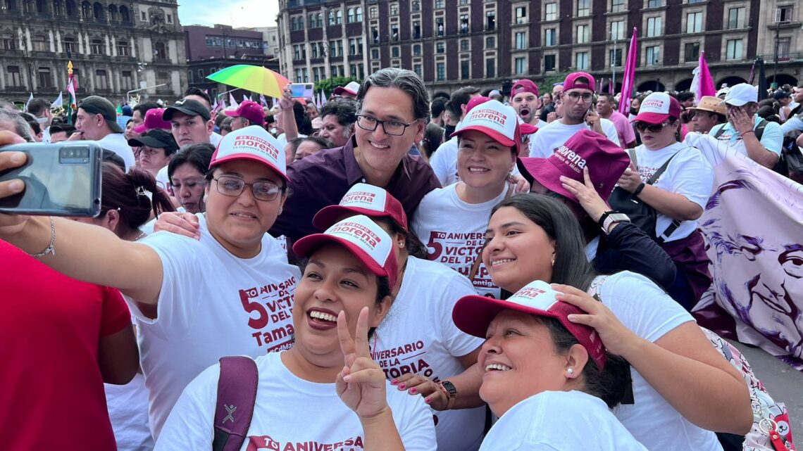 Celebrando el Quinto Aniversario de la Victoria del Pueblo: Diputado Erasmo González Robledo Acompaña al Presidente AMLO en Evento Histórico en el Zócalo