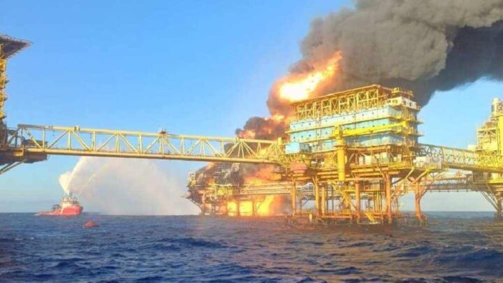 Actualiza director general de PEMEX información sobre el incendio en Centro de Proceso Nohoch – A