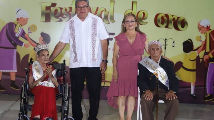 CORONA SISTEMA DIF AL REY Y REINA MÁS LONGEVOS DE ALTAMIRA