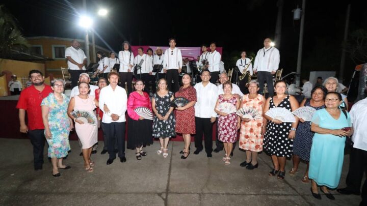 PRESIDENTA DEL DIF ALTAMIRA ENCABEZA FESTIVAL DE ORO EN RECONOCIMIENTO A LOS ADULTOS MAYORES DE ZONA RURAL.