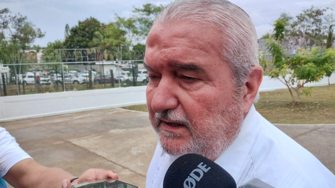 Llama Contralor Porteño al Órden en Nuevo Mercado; Riñas entre Locatarios son Mala Imagen