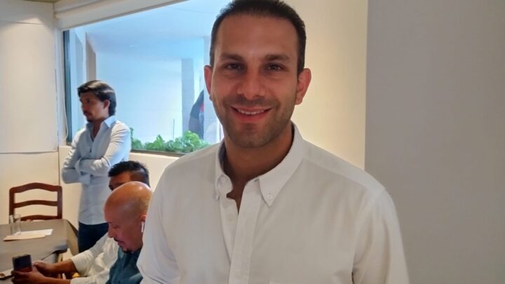 Vendrían Amparos Masivos en Zona Sur contra Reparto de Libros de Texto