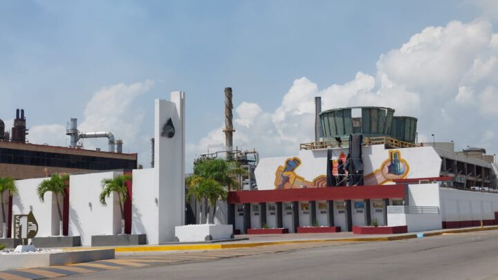 FALLECE OBRERO EN REFINERÍA MADERO.