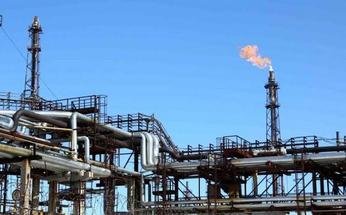 POR LO MENOS MIL FAMILIAS QUE HABITAN CERCA DE REFINERÍA PRESENTAN PROBLEMAS DE SALUD POR EMANACIONES.