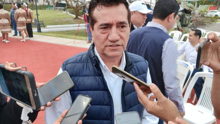 PERSISTE LA INCONCIENCIA CIUDADANA DE TIRAR BASURA EN CANALES PLUVIALES A CIELO ABIERTO