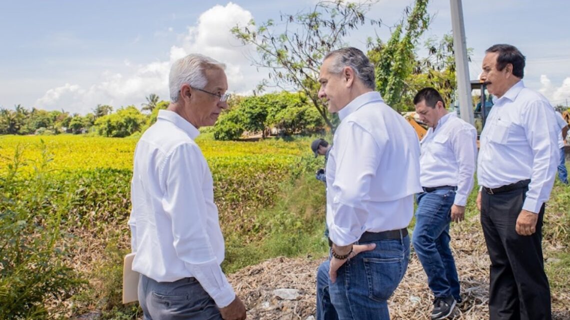 ARRANCA ADRIÁN OSEGUERA LIMPIEZA Y DESAZOLVE EN LA LAGUNA LOS PATOS
