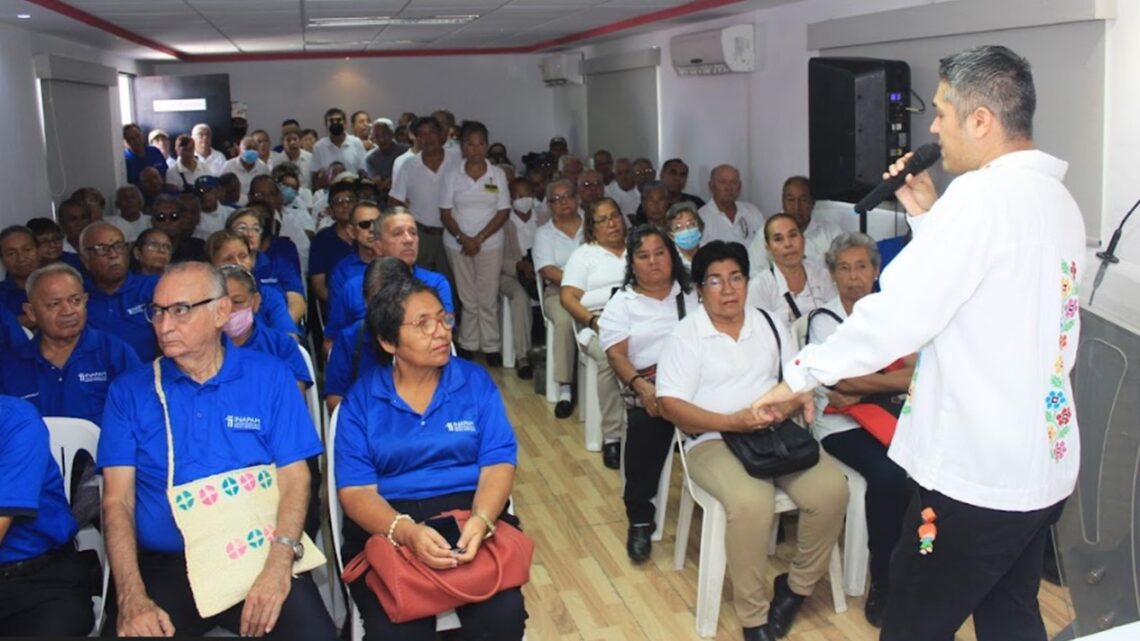 ORIENTA DIF MADERO A ADULTOS MAYORES SOBRE CUIDADO DE LA SALUD