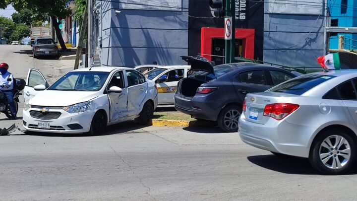 FUERTE ACCIDENTE VEHICULAR DEJA UNA MUJER LESIONADA.