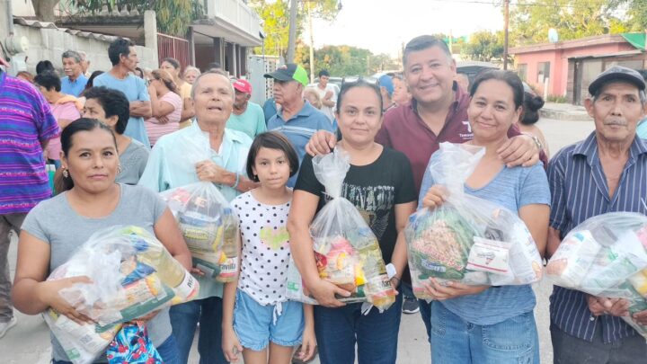 CONTINUA CLAUDIO DE LEIJA EL PROGRAMA  “ALIMENTANDO TU BIENESTAR” A FAMILIAS MADERENSES.